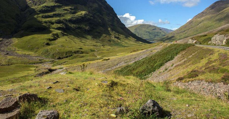 From Edinburgh: Loch Ness and Scottish Highlands Day Tour - Stirling Castle and the route into the Highlands