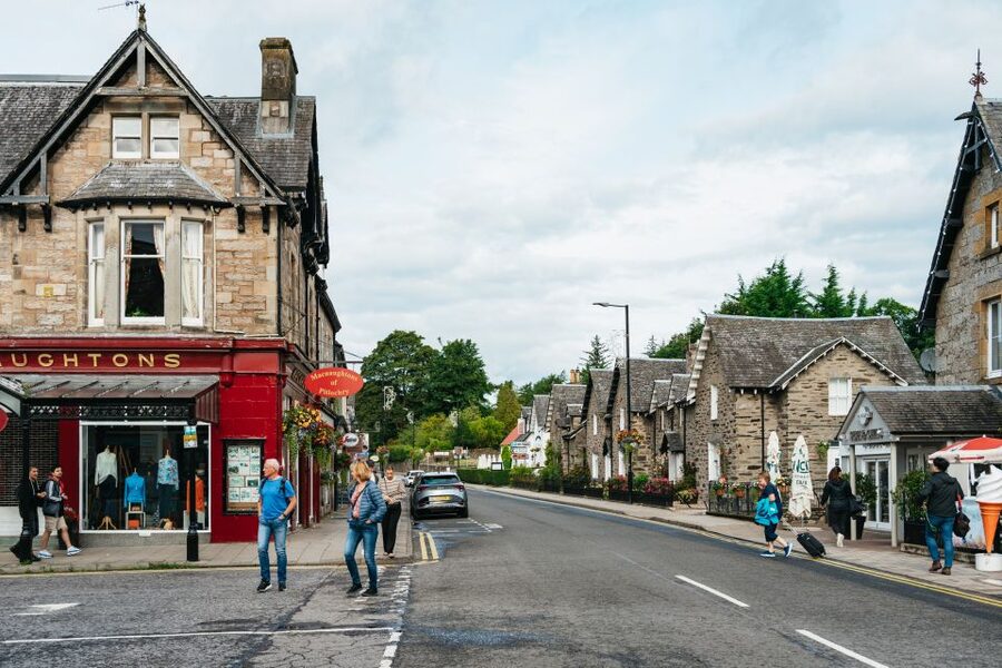 From Edinburgh: Loch Ness, Glencoe & Scottish Highlands Tour - Fort Augustus, the Caledonian Canal, and Loch Ness