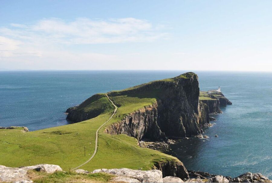 From Edinburgh: Outer Hebrides & Isle of Skye 6-Day Tour - B&B comfort, luggage, and daily costs
