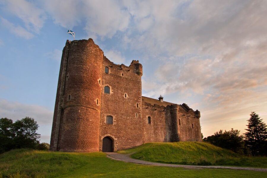 From Edinburgh: Outlander Adventure Day Tour with Entry - Blackness Castle, the stone ship by the Firth of Forth