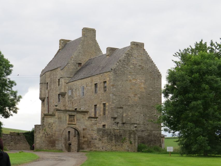 From Edinburgh: Outlander Adventure Day Tour with Entry - Doune Castle, the real Castle Leoch