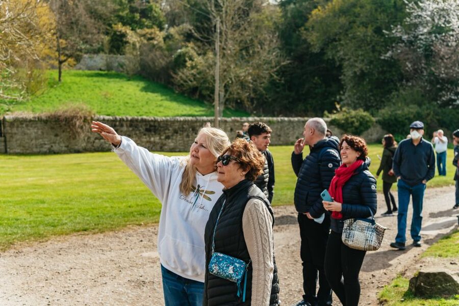 From Edinburgh: Outlander Experience 2-Day Tour - Guides make or break a fast schedule