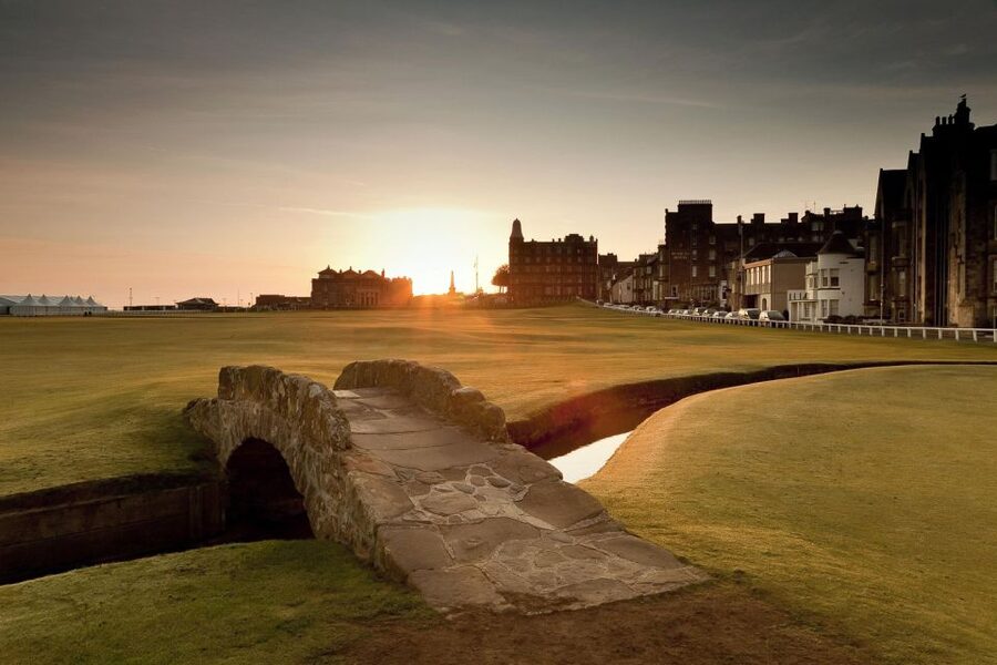 From Edinburgh: St Andrews and Fishing Villages of Fife Tour - Three useful hours in St Andrews