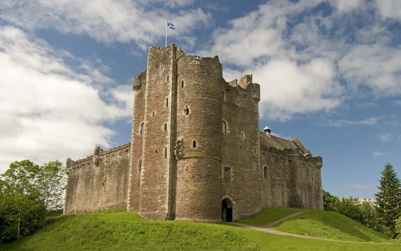 From Edinburgh: Stirling Castle, Kelpies and Loch Lomond - The guide makes a big difference