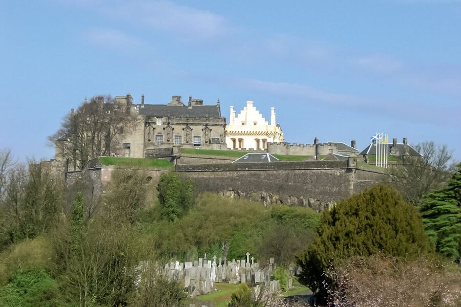 From Edinburgh: Stirling Castle, Loch Lomond & Whisky Tour - Two hours around Stirling Castle