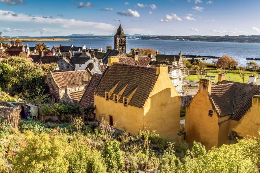 From Edinburgh: The Outlander Experience Guided Tour - Midhope Castle, the final stop at Lallybroch