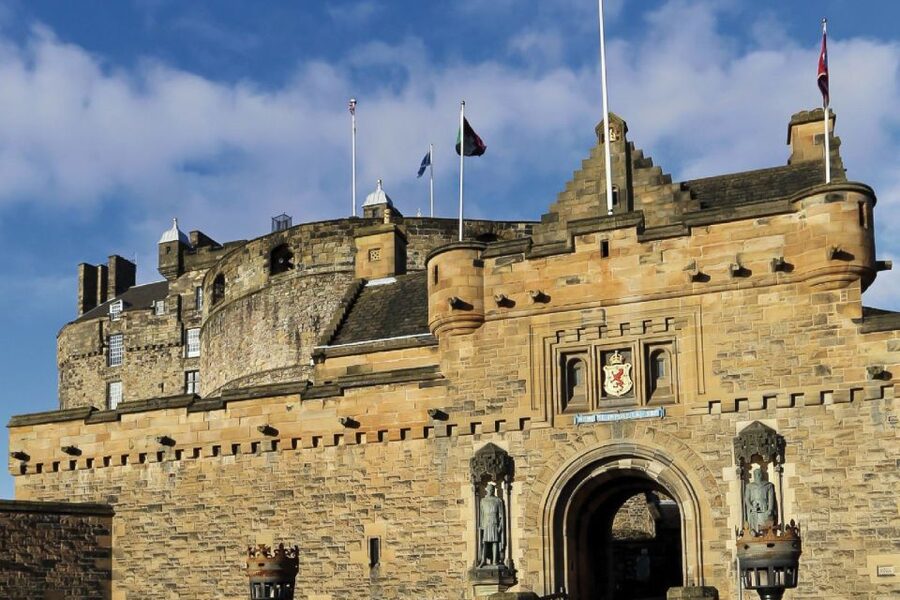 From London: Day Trip to Edinburgh by Rail with Castle Entry - Key points to know before booking