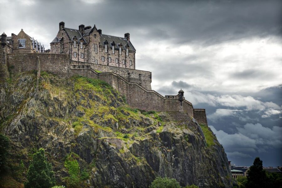 From London: Day Trip to Edinburgh by Rail with Castle Entry - Seeing Edinburgh from the open-top bus