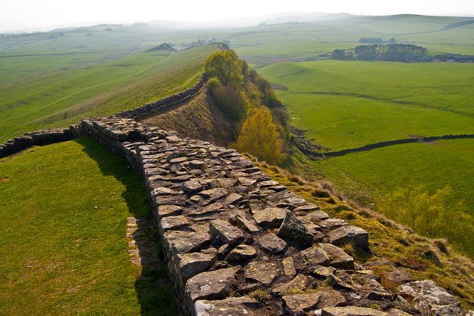 Hadrian's Wall & The Borders Tour from Edinburgh Incl. Admission - Roman Britain in one very long day