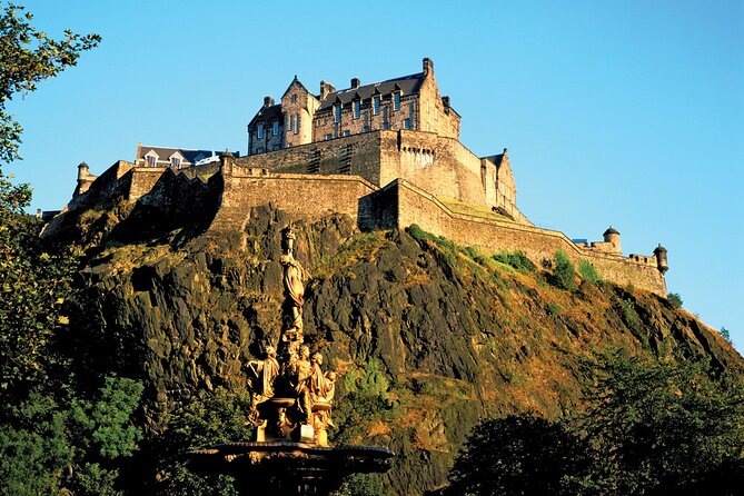 Harry Potter Tour & Edinburgh Castle Visit - Greyfriars Kirkyard and the names behind the characters