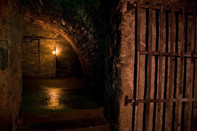 Haunted Vaults Walking Tour in Edinburgh - Ghost stories with a historical footing