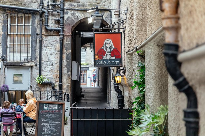 Highlights & Hidden Gems With Locals: Best of Edinburgh Private Tour - What the $128.19 price means