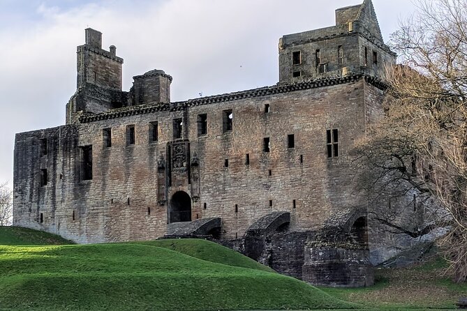 Iconic Outlander Locations Private Tour - Linlithgow Palace and Wentworth Prison