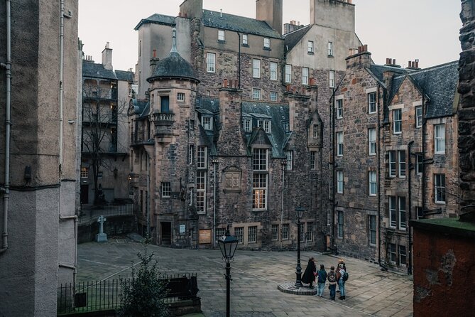Immersive Old Town Ghost Walking Tour in Edinburgh - Booking details worth keeping in mind