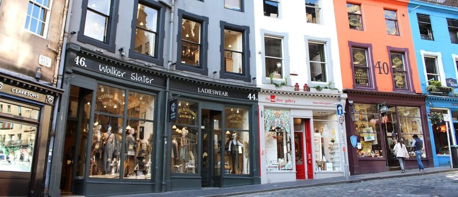 Magic and Legends in Edinburgh: Small Group Walking Tour in French - Key points to know before booking