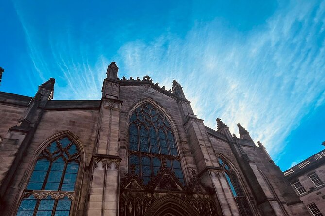 Magical Walking Tour in Edinburgh - Parliament Square and the stories written into stone