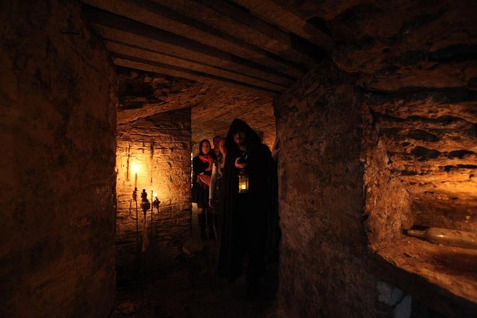 Multi-Sensory Haunted Underground Vaults Tour in Edinburgh - What the guides do best