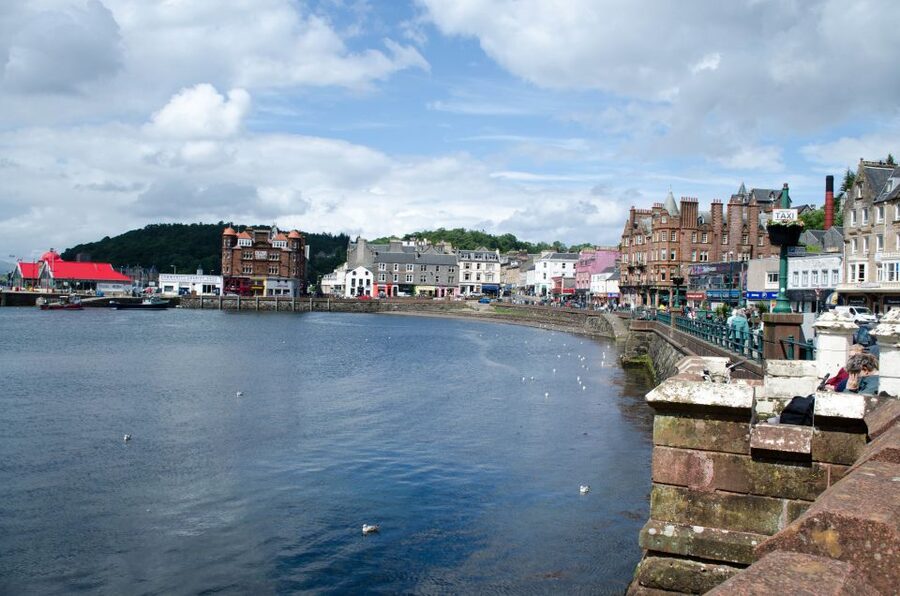 Oban, Lochs & Inveraray Full-Day Tour from Edinburgh - Luss and the first Loch Lomond views
