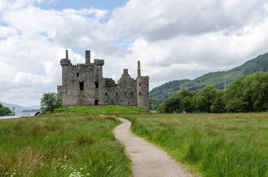 Oban, Lochs & Inveraray Full-Day Tour from Edinburgh - Leaving Edinburgh and crossing Glasgow