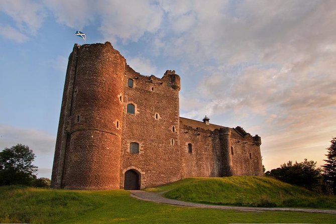 Outlander locations experience, Private Tour in a premium Minivan - Midhope Castle, Jamie’s Lallybroch