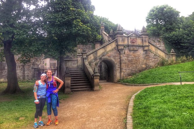 Panoramic Running Tour of Edinburgh - Guides, pace, and the private format