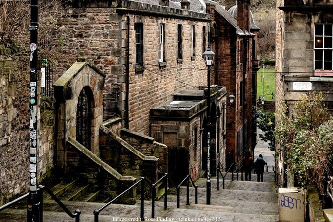 Private 4h Walking Tour in Edinburgh with Edinburgh Castle Tour - John Knox House brings the Old Town closer