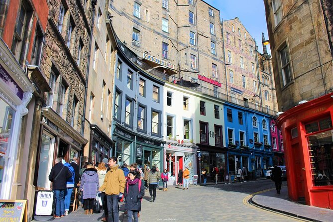 Private 4h Walking Tour in Edinburgh with Edinburgh Castle Tour - Walking the Royal Mile without losing the plot