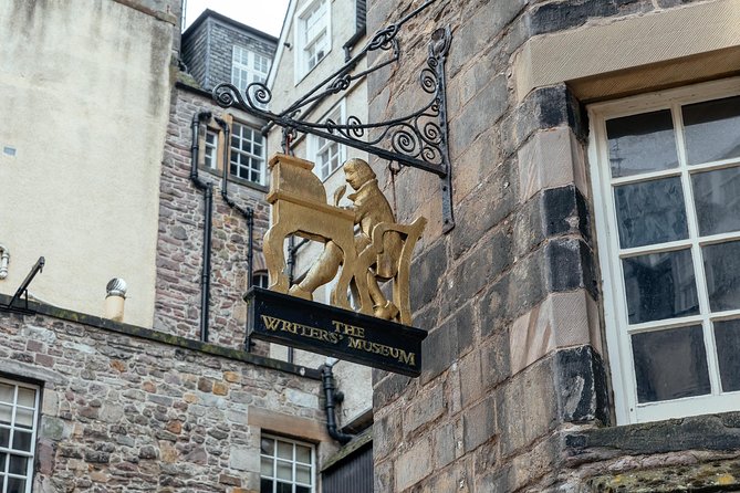 Private City Kickstart Tour: Edinburgh - Edinburgh Castle and Castle Rock