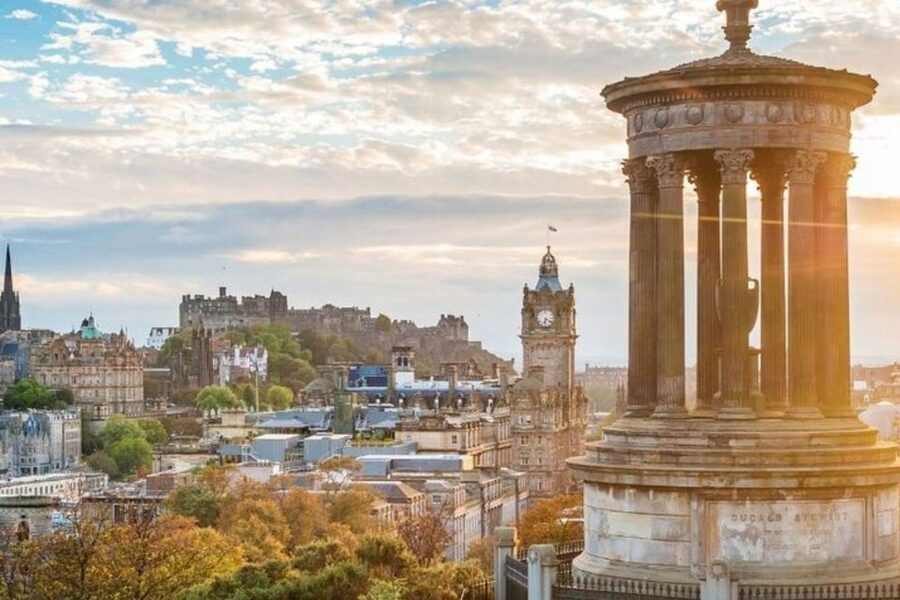 Private Custom Tour with a Local Guide in Edinburgh - Seeing Edinburgh Castle from the outside and inside