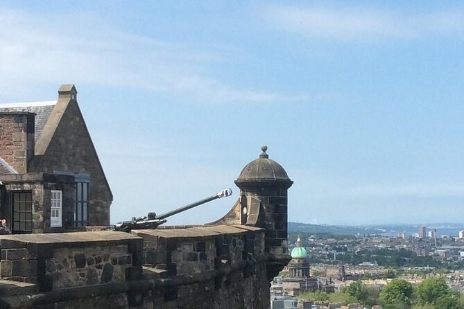 Private Edinburgh Castle Tour - The Great Hall and medieval royal power