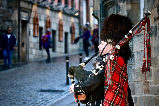 Private Food Tour of Edinburgh with Haggis, Scotch & More - Museum views and Scottish food context