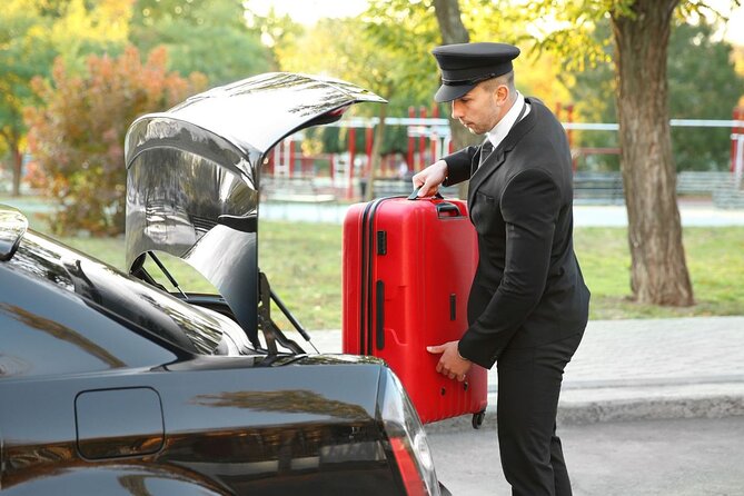 Private One way Transfer Edinburgh Airport to Edinburgh - Why the 45-minute wait matters
