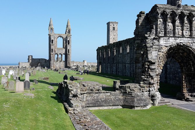 Private St Andrews, Dunfermline and Fife Day Tour from Edinburgh - Fife’s coast and Anstruther Harbour