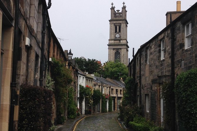 Private Walk: Edinburgh Old Town and New Town - Castle Rock, churchyards, and the Grassmarket