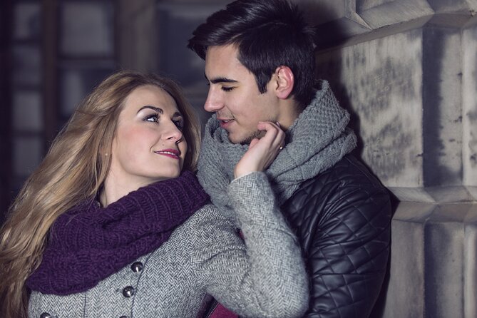 Romantic Photoshoot Experience for Couples in Edinburgh - Why Edinburgh Old Town Works So Well for Photos