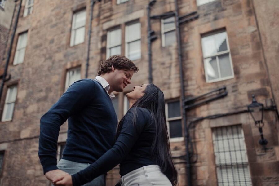 Romantic Photoshoot Experience for Couples in Edinburgh - How the Final Photos Fit Into Your Trip
