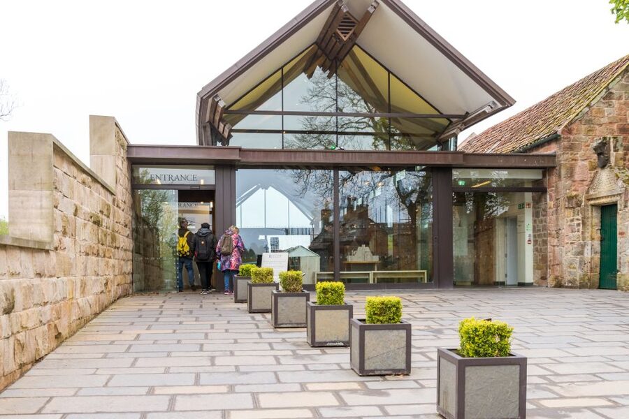 Rosslyn Chapel and Hadrian's Wall Small Group Day Tour - The driver-guide is a major part of the experience
