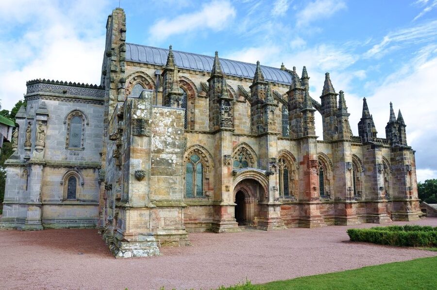 Rosslyn Chapel & Scottish Borders Tour from Edinburgh - Melrose Abbey and the heart of Robert the Bruce