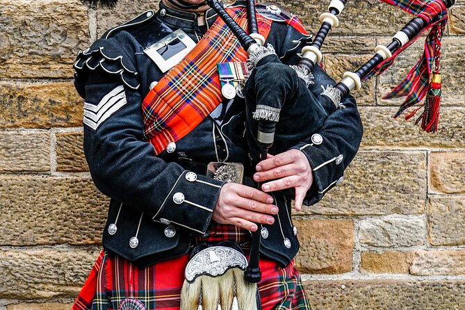 Royal Mile, Edinburgh Walking Tour with Audioguide - John Knox’s House and the narrow closes