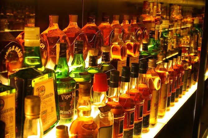 Scotch Tour Edinburgh with a Local Expert: Private & 100% Personalized - Arcade Bar and the pleasure of a local pub