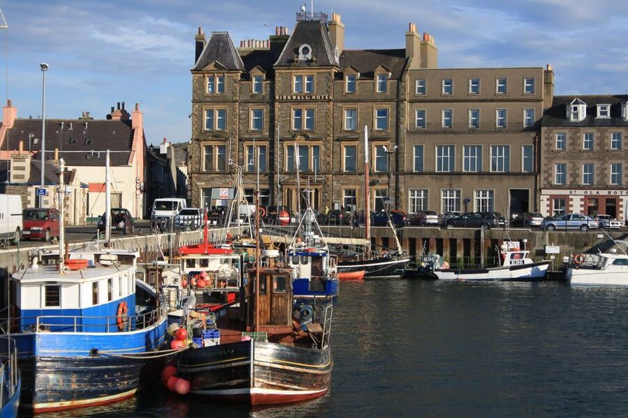 Scotland: Orkney and Northern Coast 5-Day Tour - Riding in a 16-person minicoach