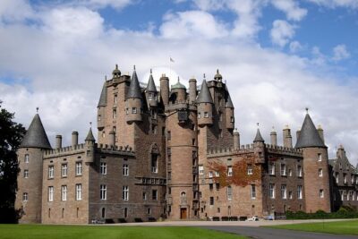 Scottish Castles Glamis and Dunnottar Italian Tour Guide