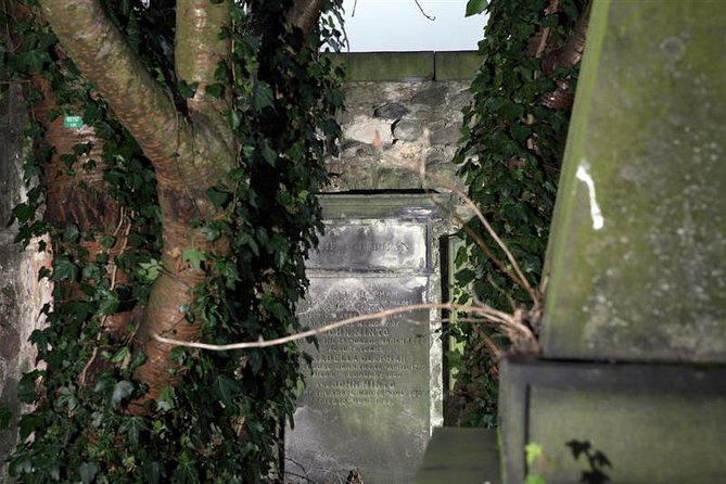 Small Group Edinburgh Underground Vaults & Graveyard Ghost Tour - Inside the Blair Street vaults for about 45 minutes