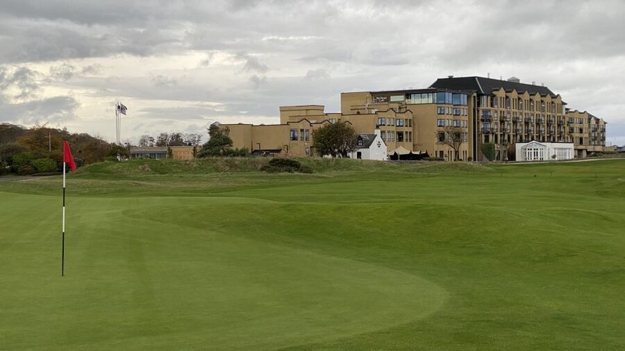 St Andrews: Golf Origins and Old Course History Tour - Panoramic views over six courses