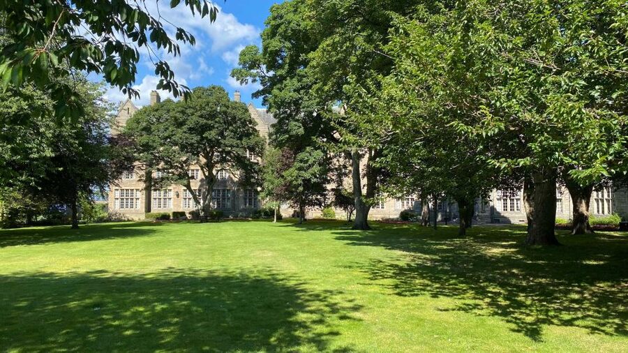 St Andrews: Town, Golf, and Old Course History Tour - The 1st tee, 18th green, and Swilcan Bridge