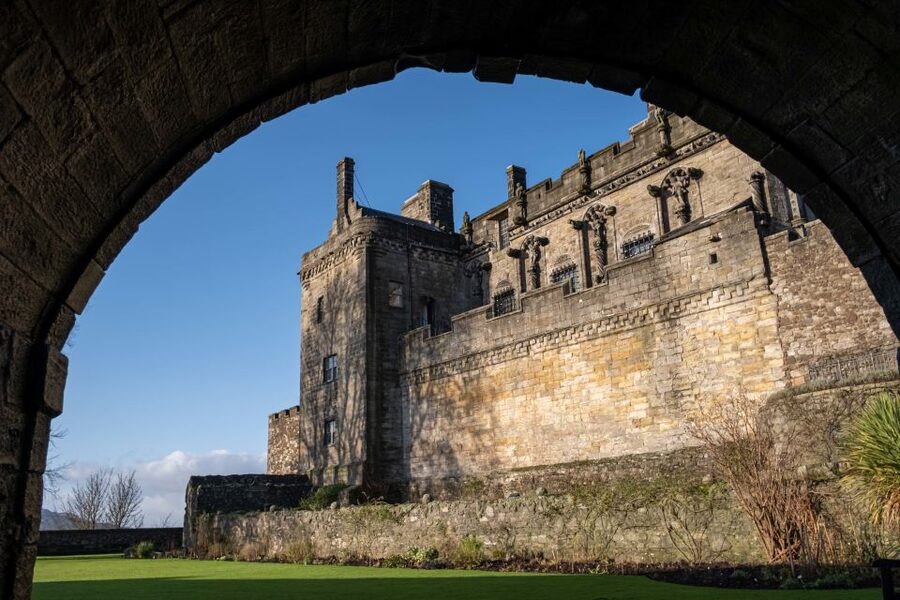 Stirling Castle: Skip-the-Line Guided Tour in Spanish - The Great Hall and the royal feast