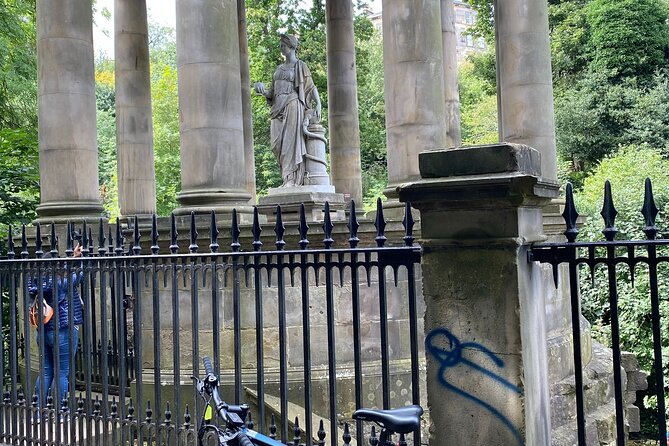 Stunning Edinburgh E-bike Tour max 10 people small group - Holyrood Palace and the Scottish Parliament