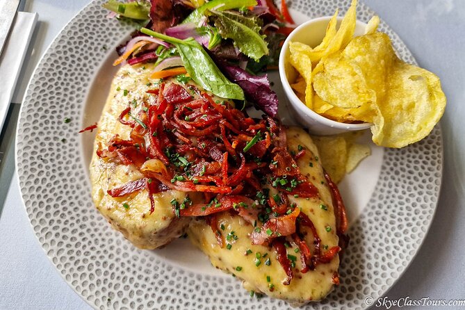 Tailored Premium Edinburgh Food Tour with Highest Quality Dishes - Crossing toward New Town