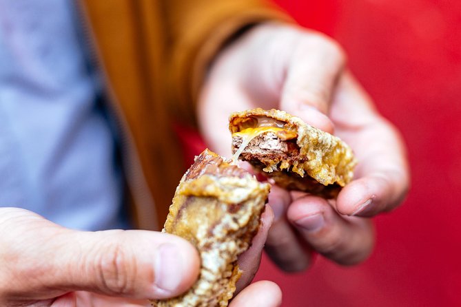 The 10 Tastings of Edinburgh With Locals: Private Food Tour - John Knox House adds Old Town context