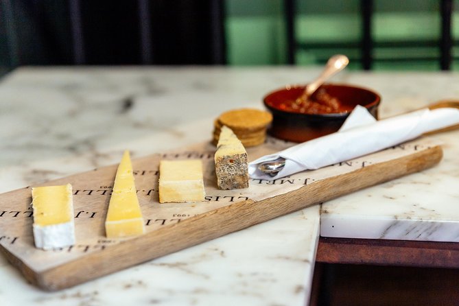 The 10 Tastings of Edinburgh With Locals: Private Food Tour - How the private format changes the experience